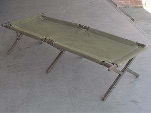 折りたたみ式米軍木製野戦ベッド(コット)
